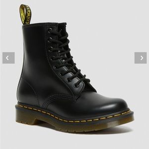 Dr. Martens US9 Black Leather Lace Up Boots